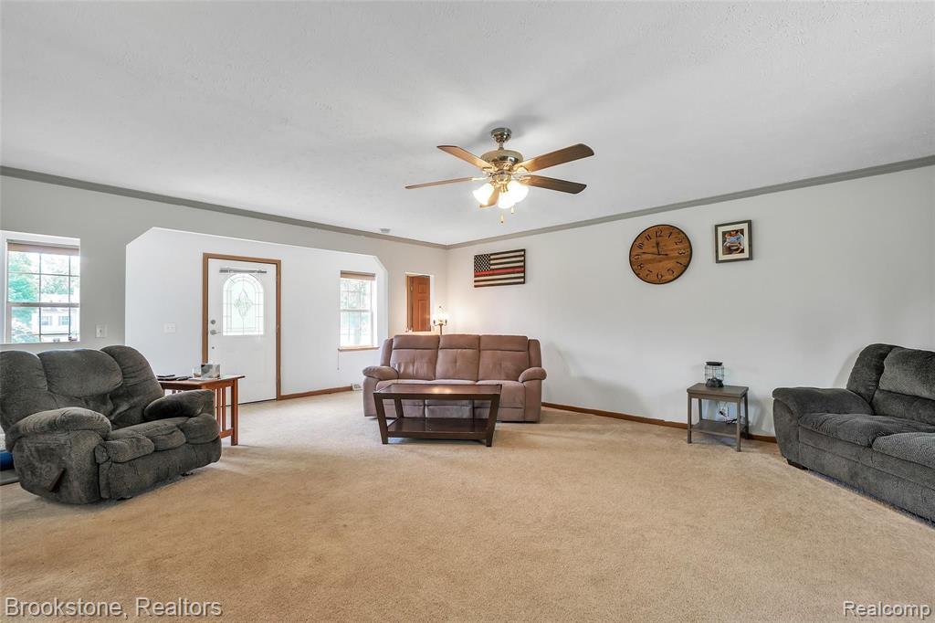 1508 Log Cabin Point Fenton, MI 48430 - Photo 8 of 33