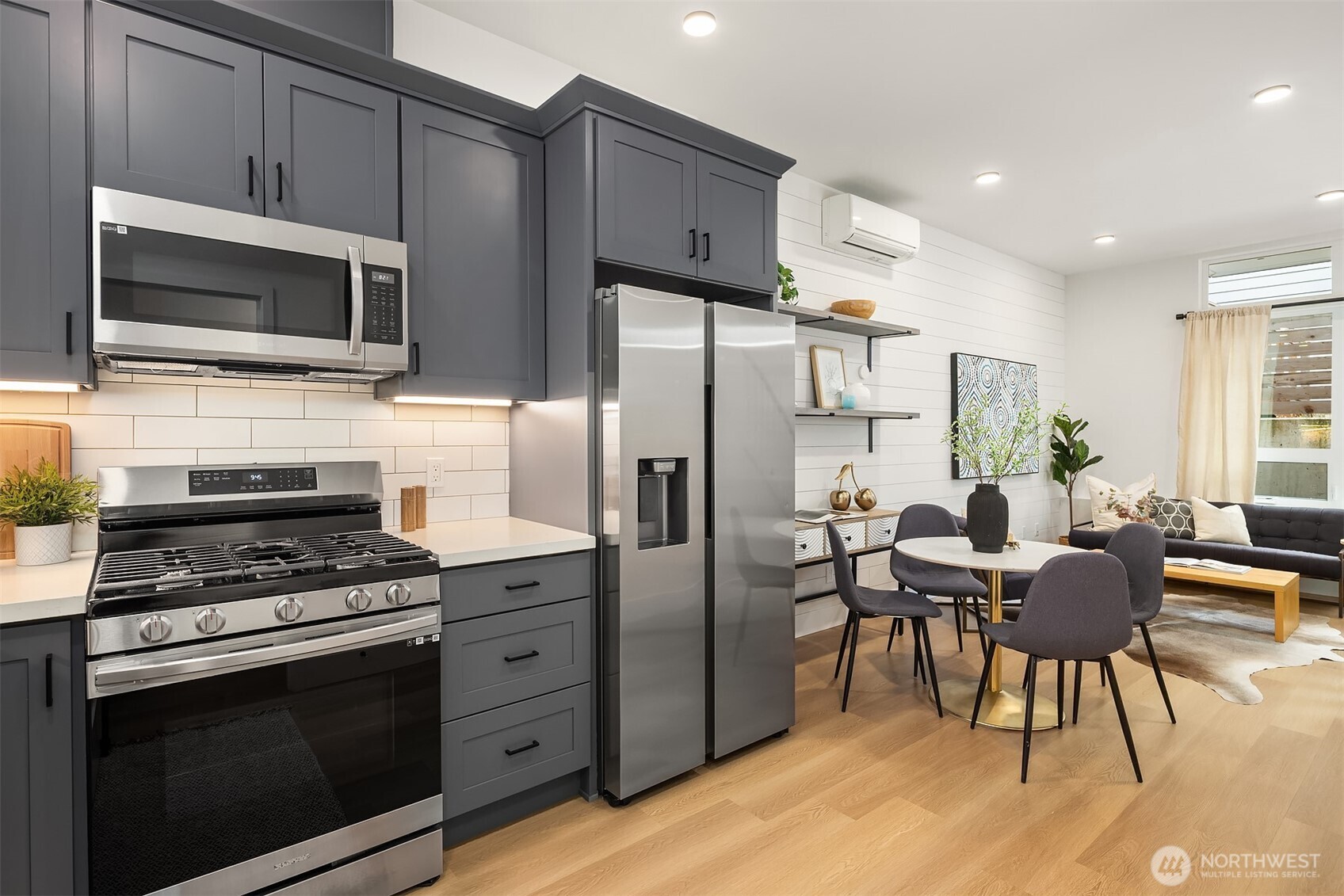 6037 42nd Avenue Southwest, Unit B Seattle, WA 98136 - Photo 11 of 35