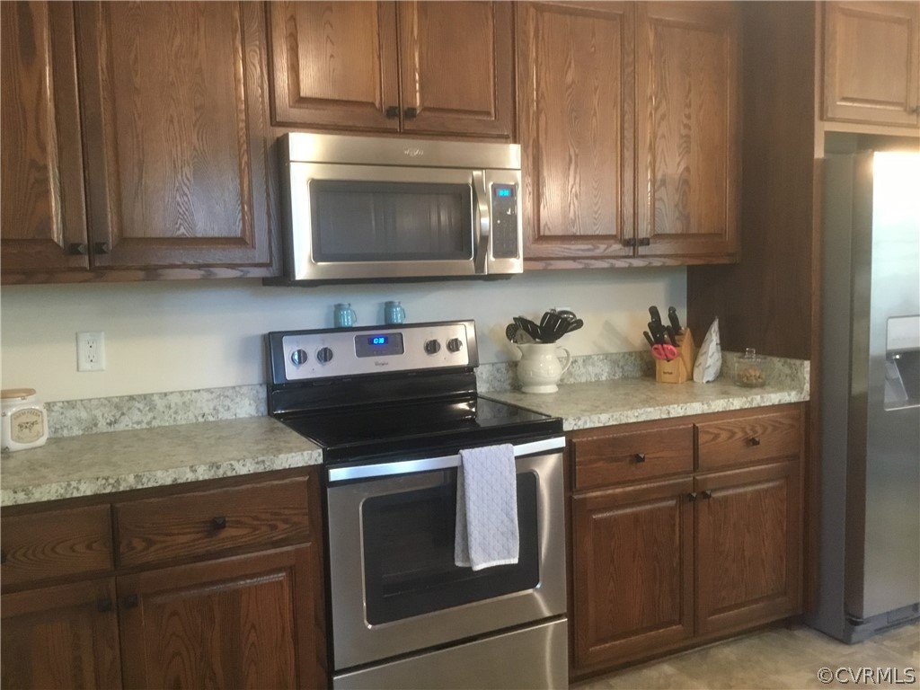 207 Oak Ridge Court Aylett, VA 23009 - Photo 13 of 27 Gallery Image 13