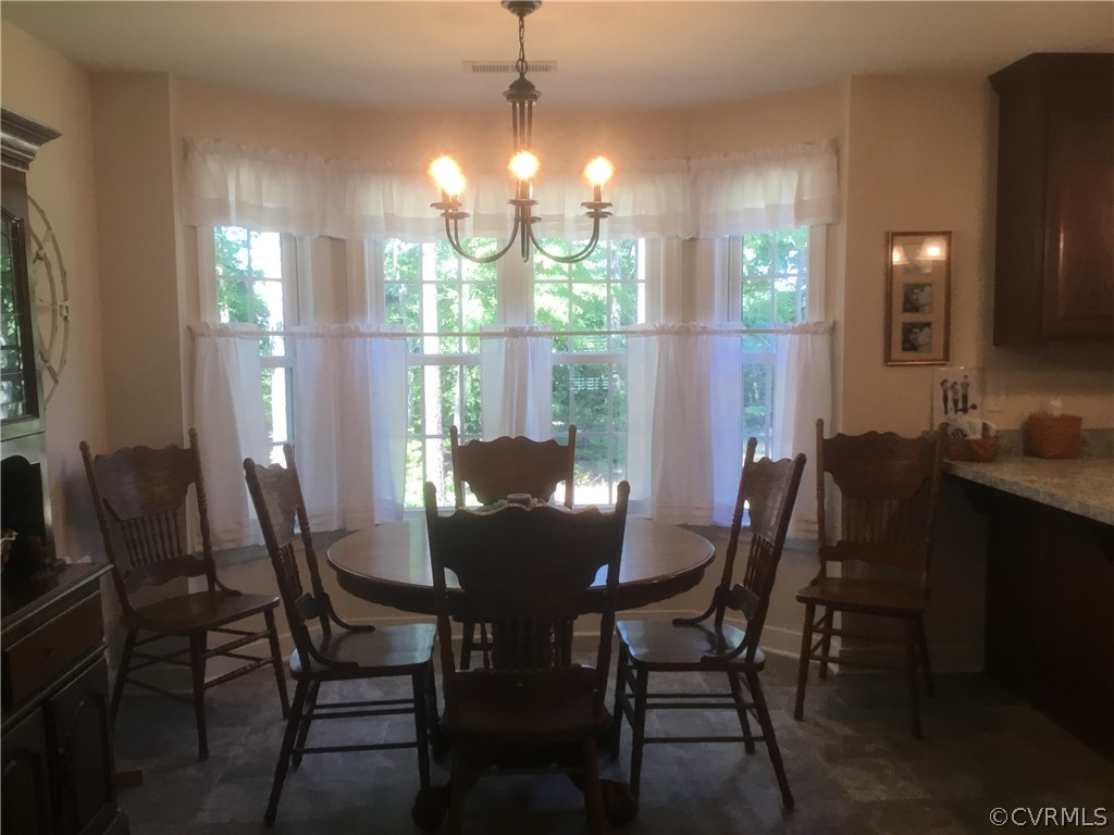 207 Oak Ridge Court Aylett, VA 23009 - Photo 10 of 27 Gallery Image 10