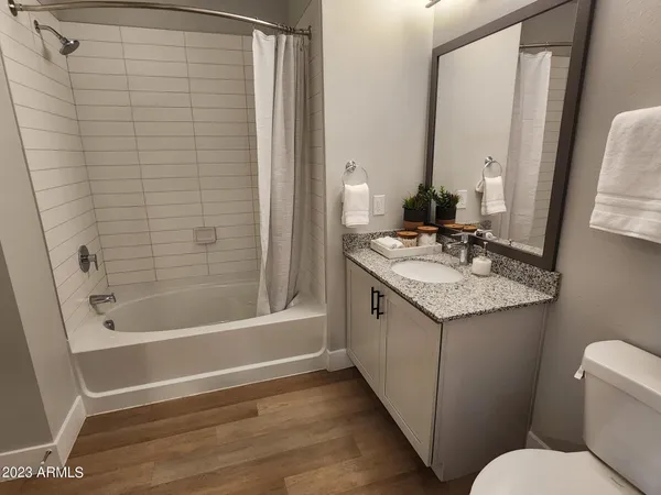 $1,824 | 7460 North Zanjero Boulevard, Unit B1, Glendale, AZ 85305