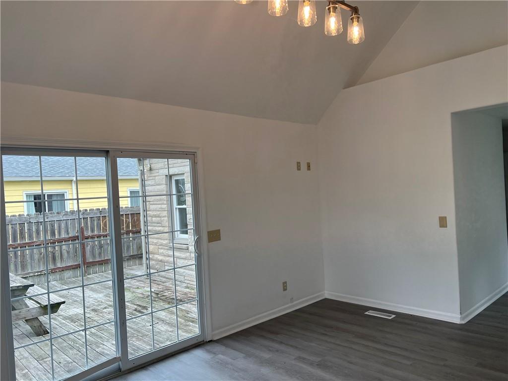 2308 Maple Street Columbus, IN 47201 - Photo 7 of 32 Gallery Image 7