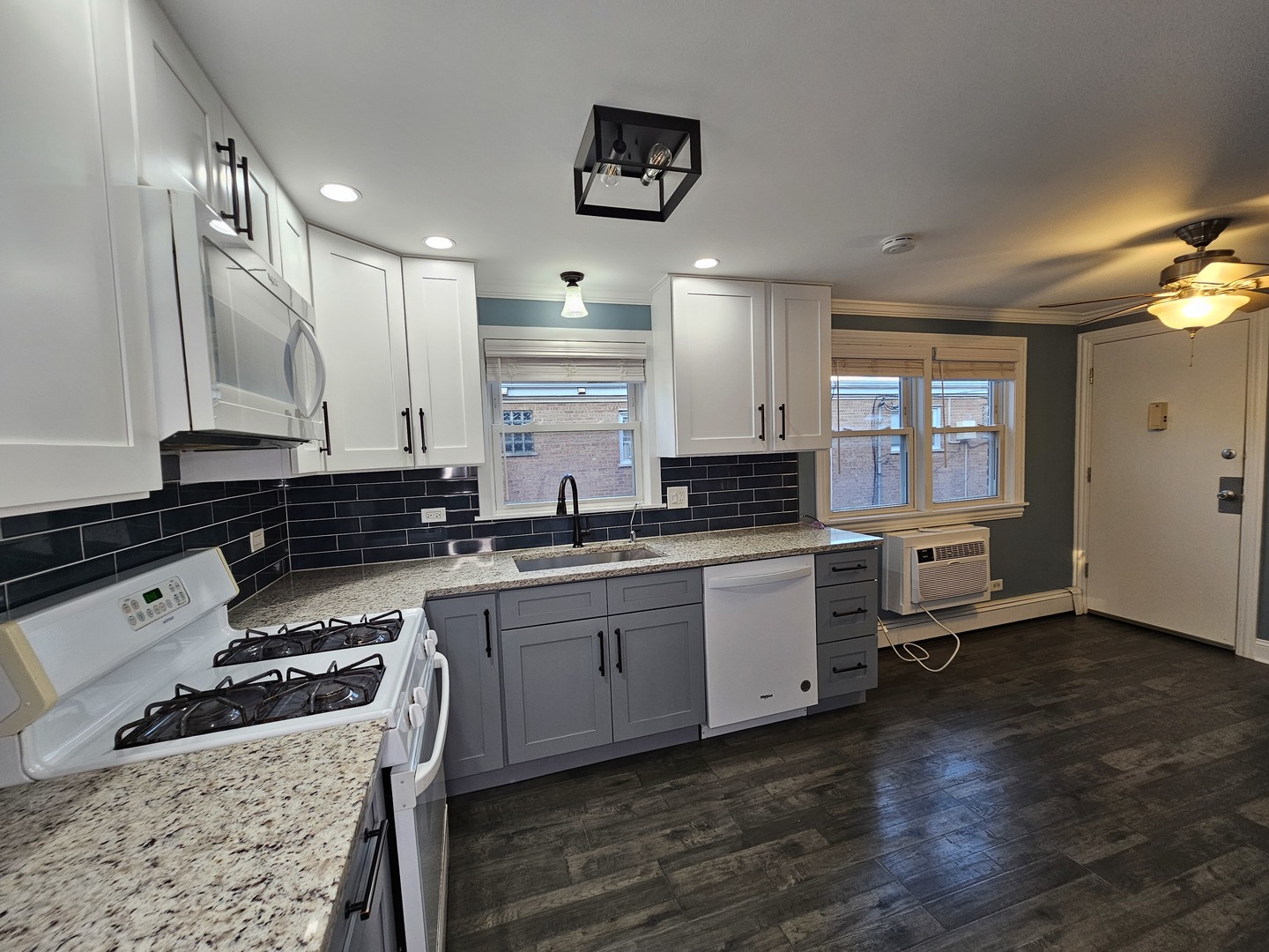6925 West 64th Place, Unit 2F Chicago, IL 60638 - Photo 6 of 16