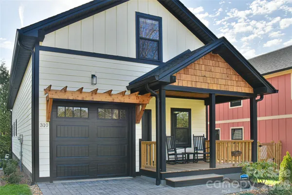 $659,000 | 310 Portmanvilla Road, Black Mountain, NC 28711