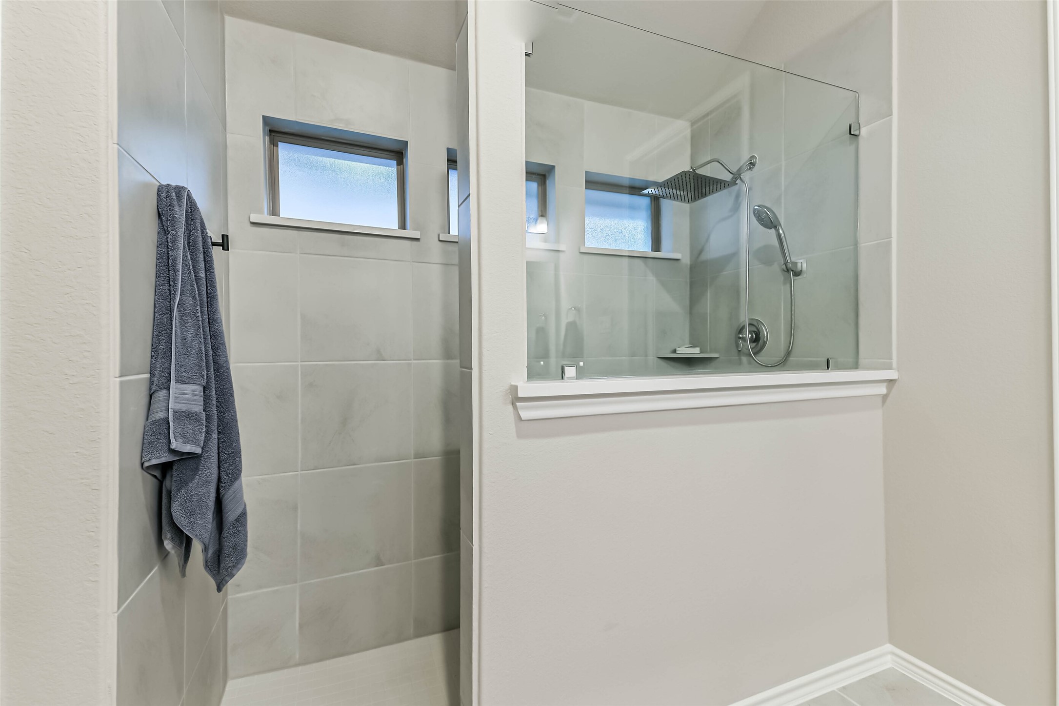 1337 Lakeside Crk Road Magnolia, TX 77354 - Photo 21 of 34 a bathroom with a shower and a sink