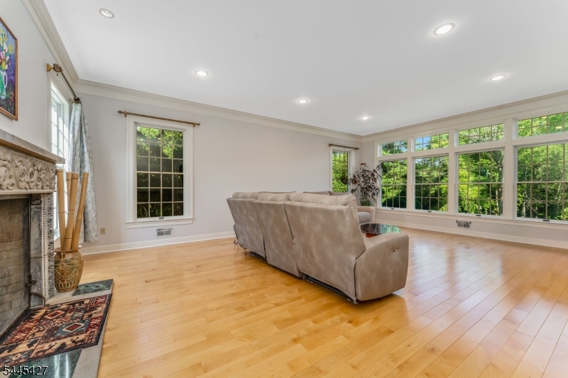 38 Larsen Road Ringoes, NJ 08551 - Photo 8 of 49