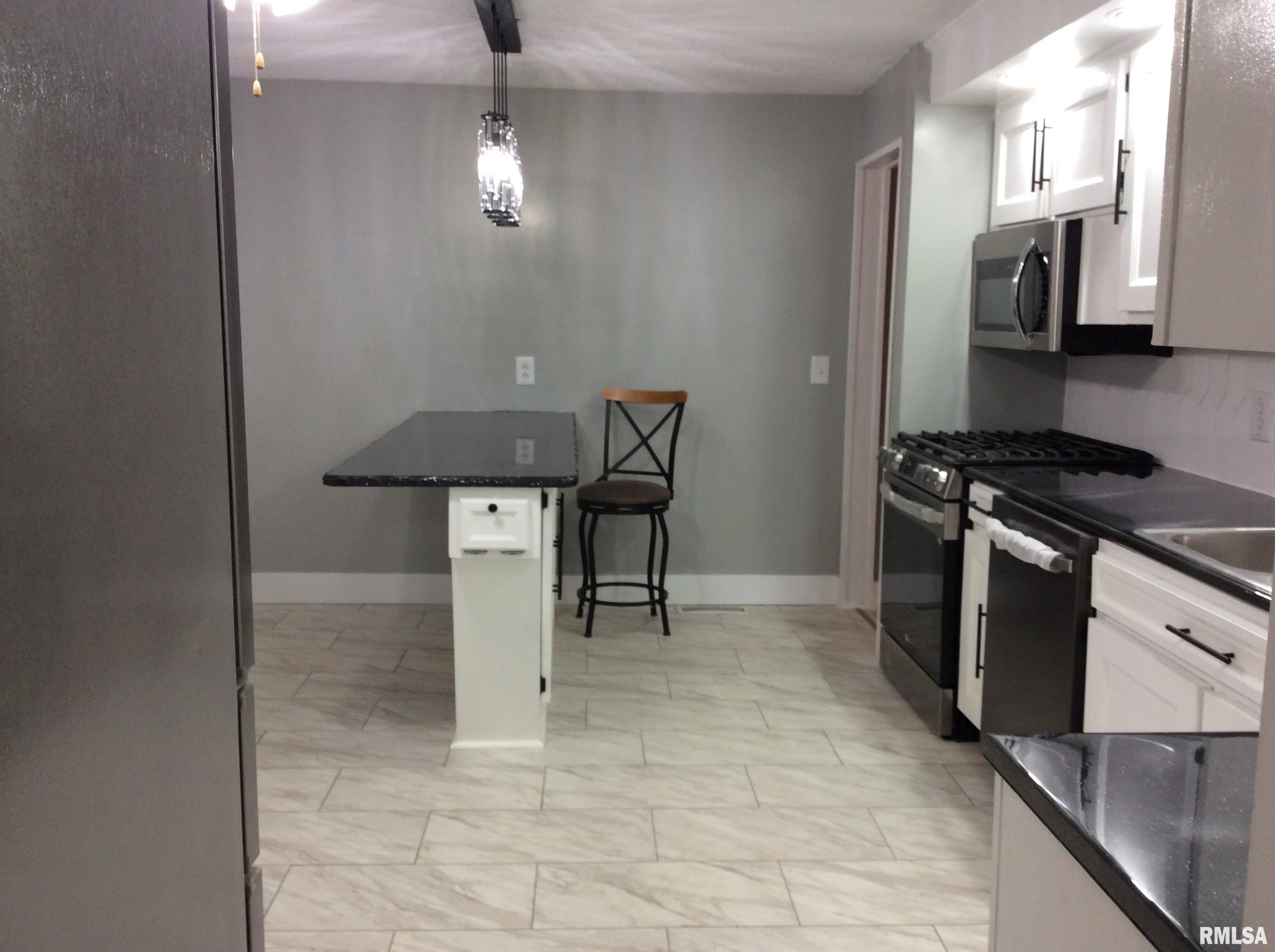 1 Hillcrest Drive Mount Vernon, IL 62864 - Photo 16 of 43
