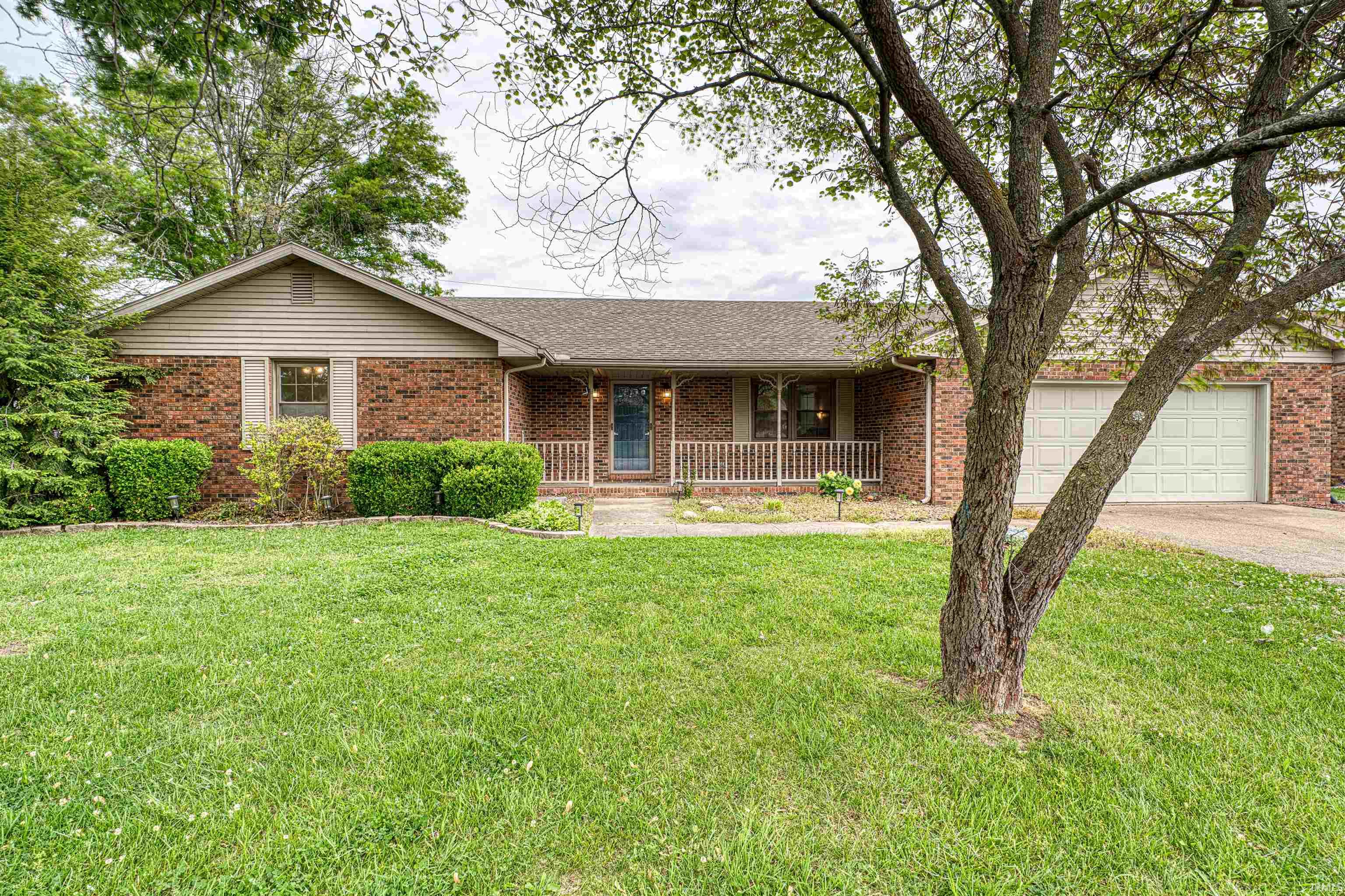 1229 Mockingbird Lane Mount Vernon, IN 47620 - Photo 1 of 36