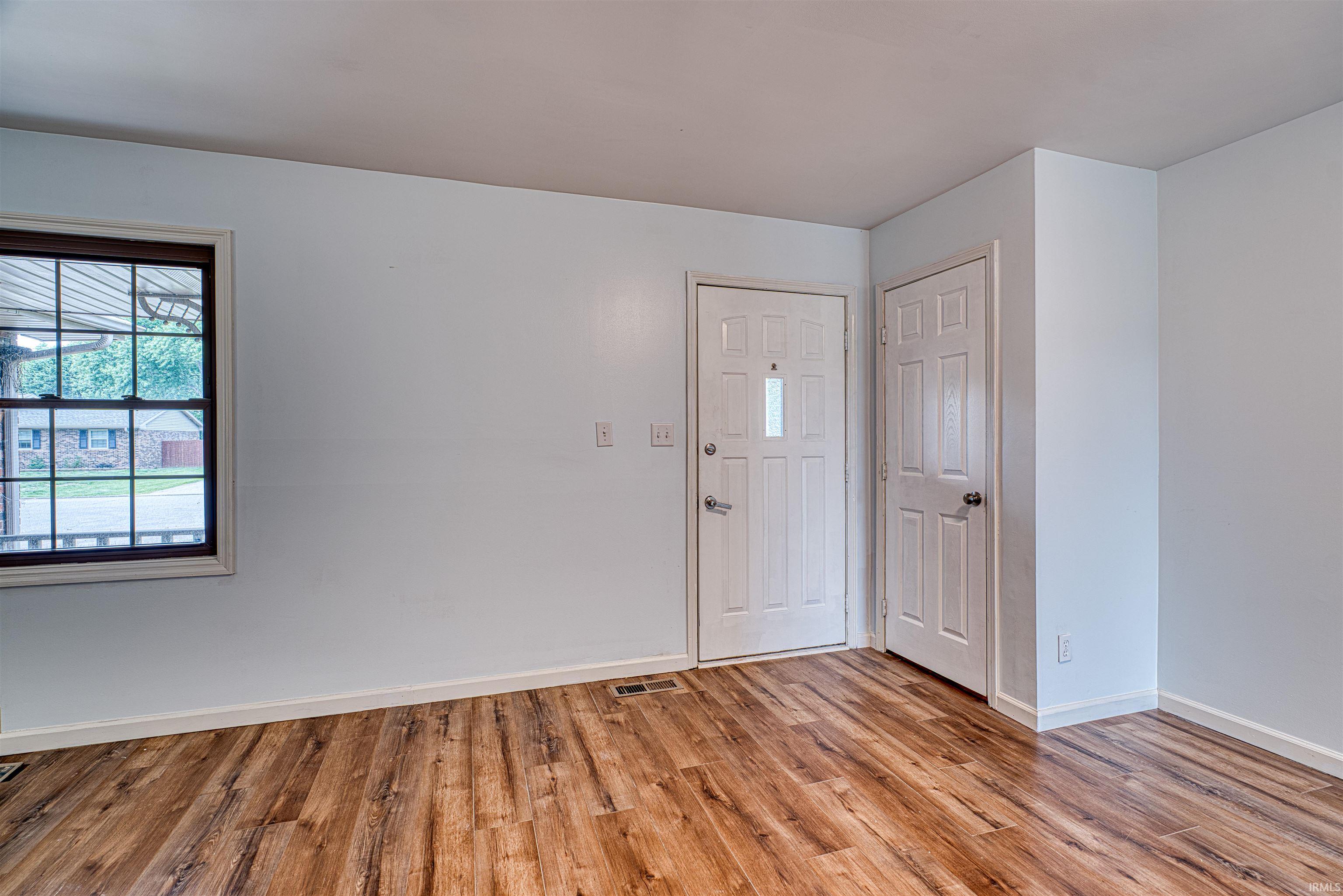 1229 Mockingbird Lane Mount Vernon, IN 47620 - Photo 6 of 36