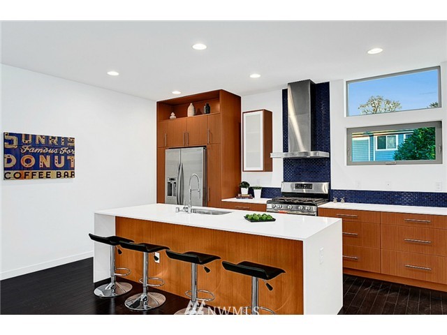 1805 South State Street Seattle, WA 98144 - Photo 5 of 13 Gallery Image 5