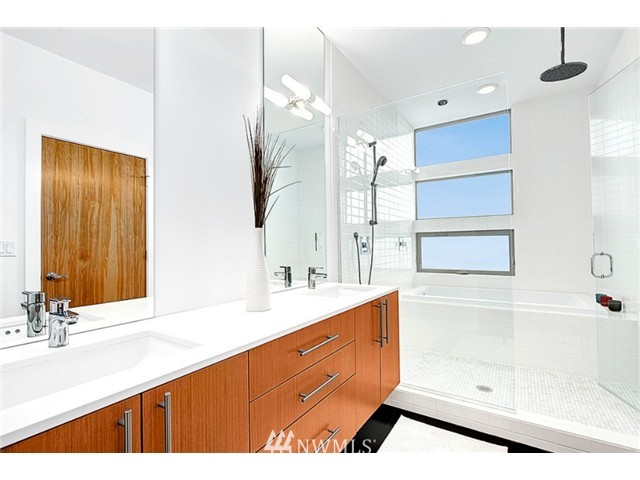 1805 South State Street Seattle, WA 98144 - Photo 7 of 13 Gallery Image 7