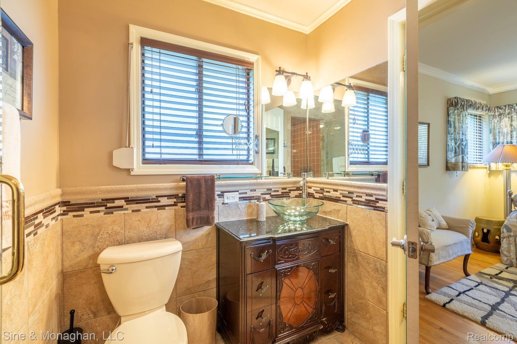 85 Stonehurst Road Grosse Pointe, MI 48236 - Photo 21 of 39 85 Stonehurst Rd-19.jpg