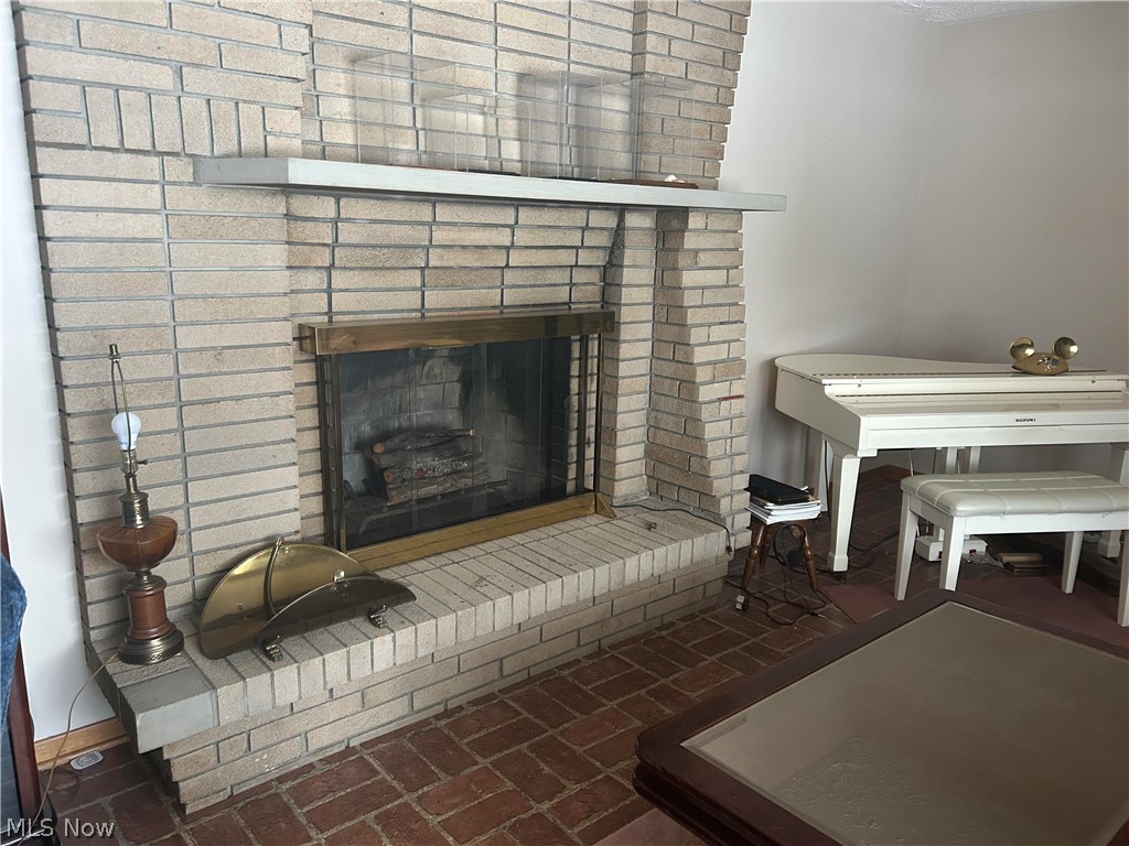 115 Lester Road New Franklin, OH 44319 - Photo 4 of 15 living room