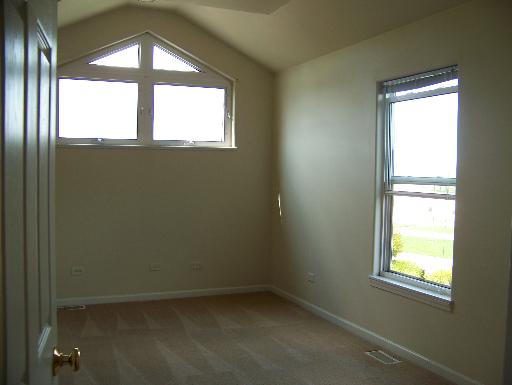 212 South Raven Road, Unit 212 Shorewood, IL 60404 - Photo 10 of 14 Gallery Image 10
