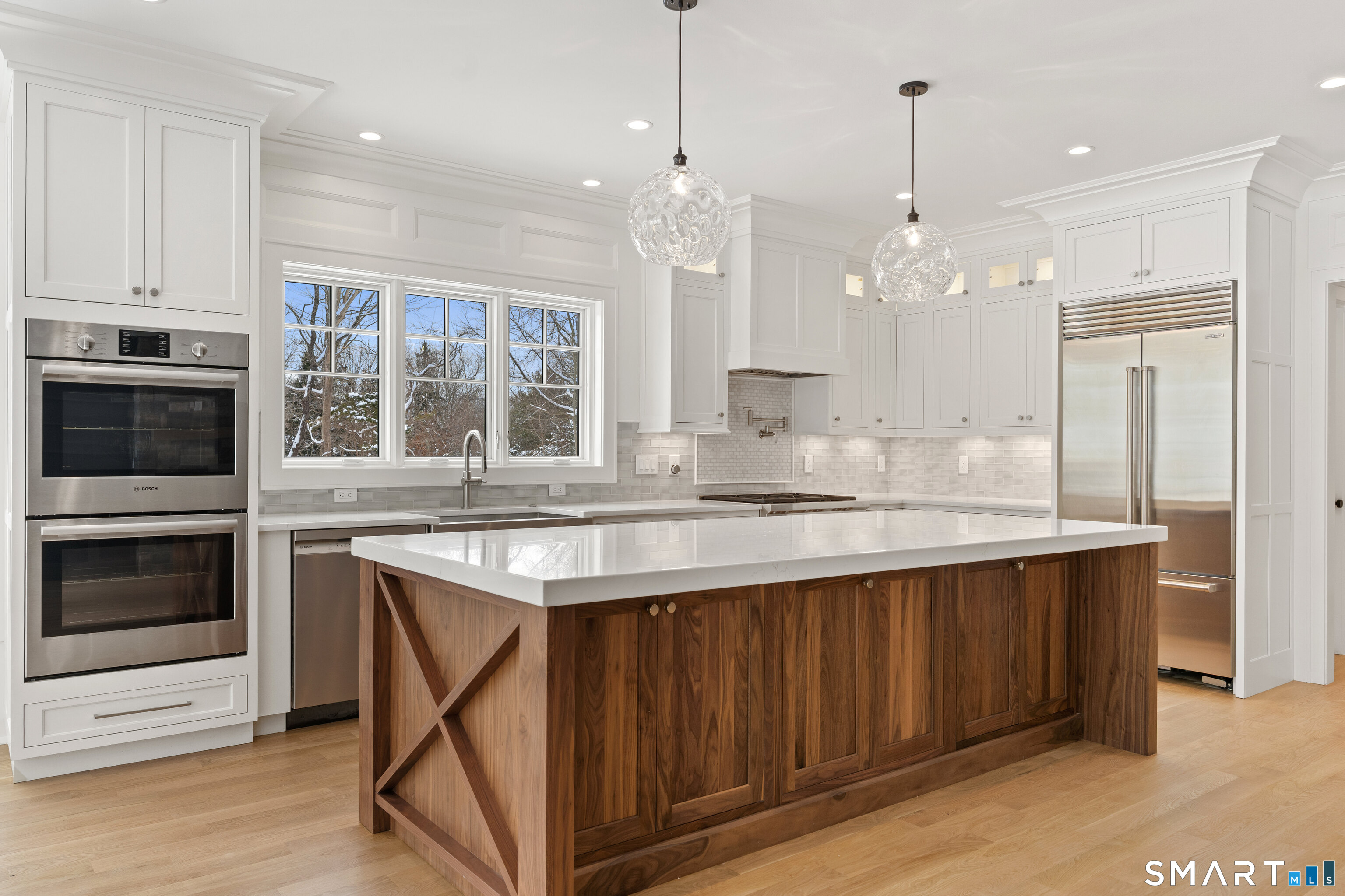 92 Scotland Avenue Madison, CT 06443 - Photo 3 of 38
