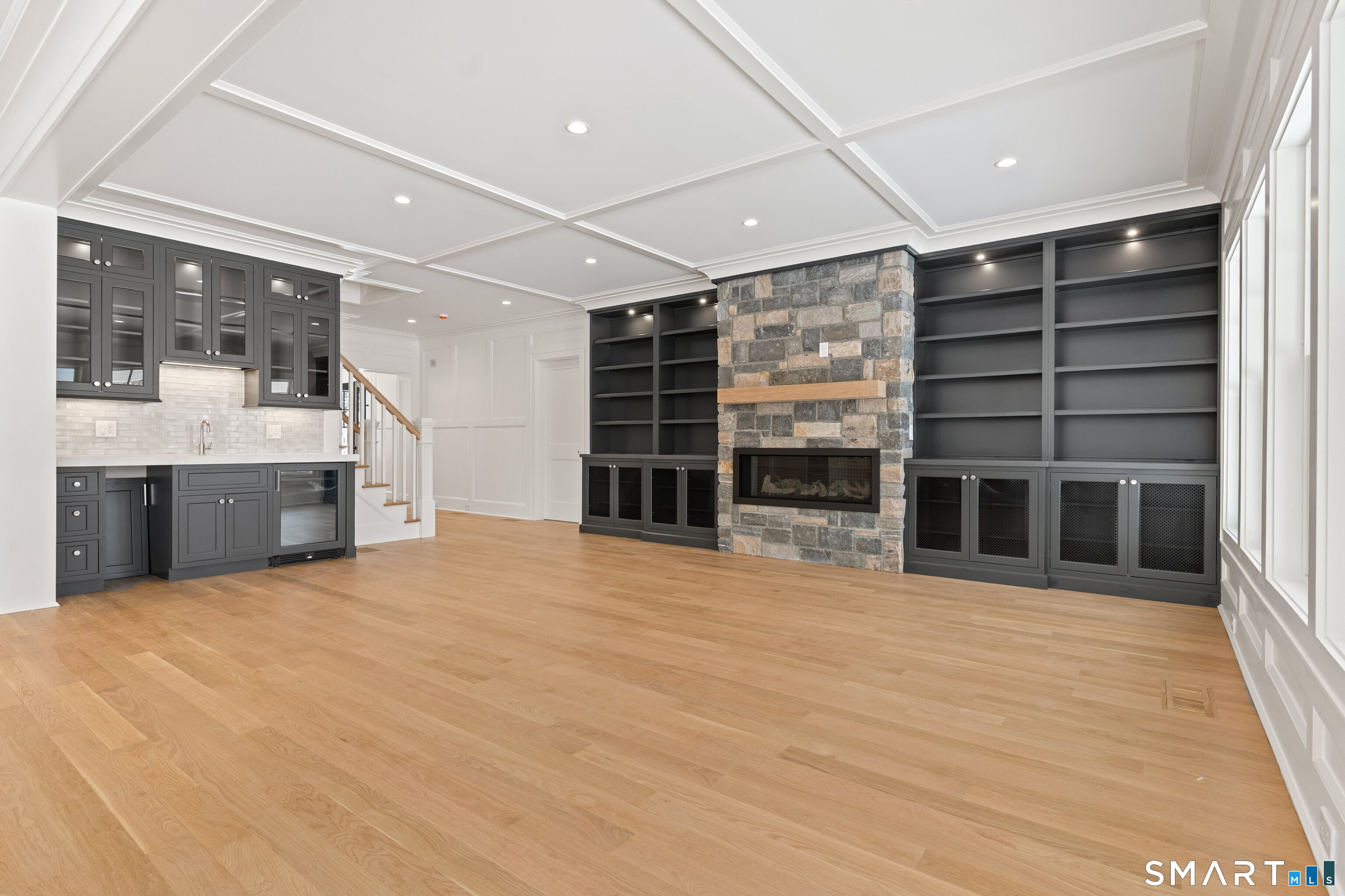 92 Scotland Avenue Madison, CT 06443 - Photo 4 of 39