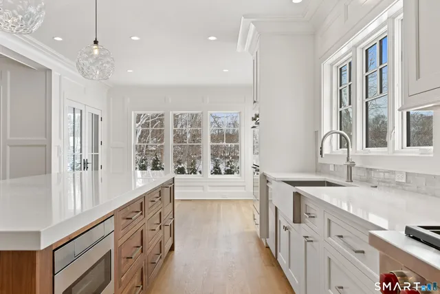 $2,495,000 | 92 Scotland Avenue, Madison, CT 06443