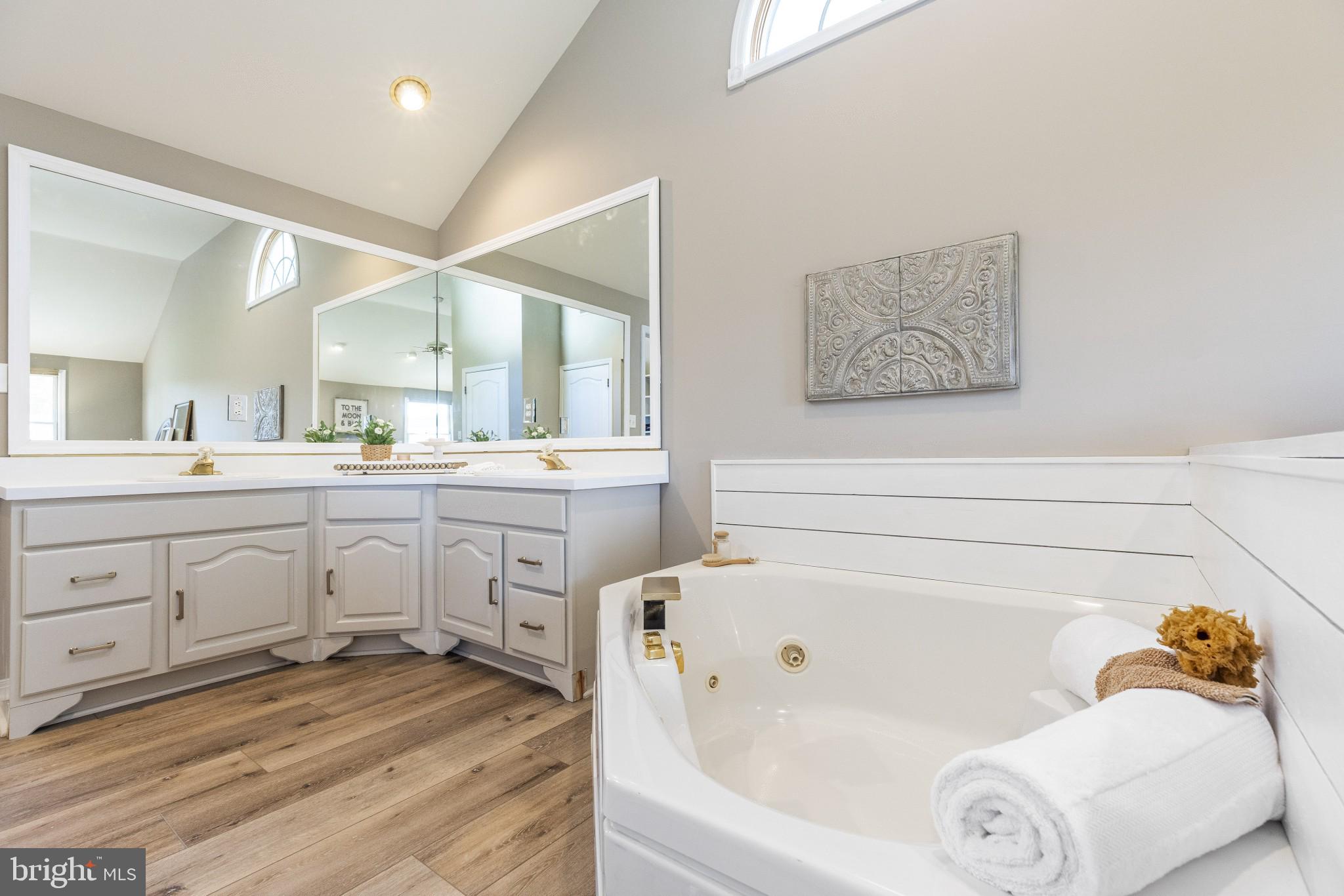 11 Stanwyck Road Mount Laurel, NJ 08054 - Photo 11 of 49 Primary en suite Bath