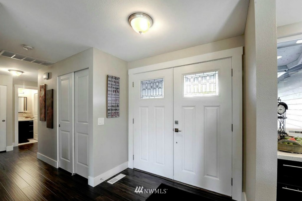 12911 Southeast 186th Place Renton, WA 98058 - Photo 4 of 21 Gallery Image 4