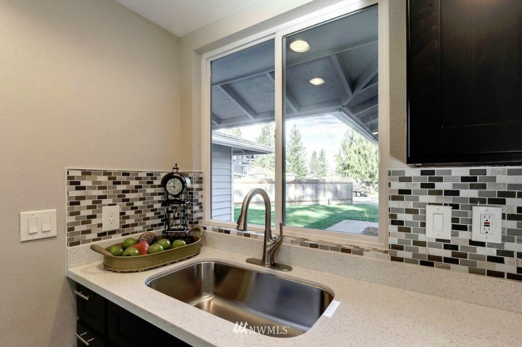 12911 Southeast 186th Place Renton, WA 98058 - Photo 7 of 21 Gallery Image 7