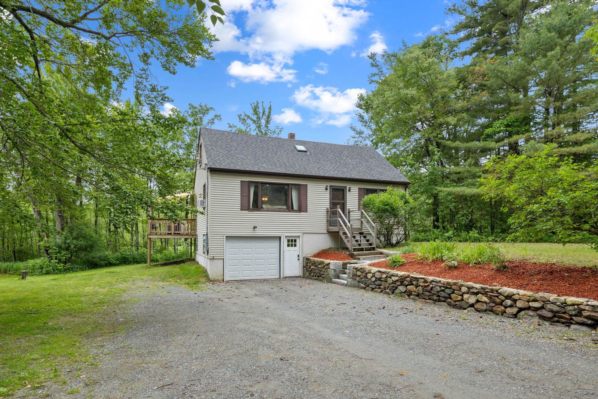 569 Francestown Road New Boston, NH 03070 - Photo 4 of 60