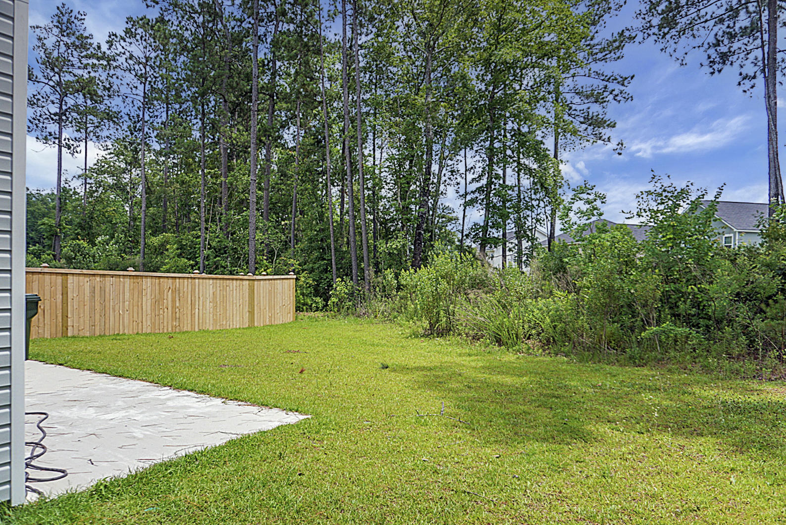 129 Lakestone Road Moncks Corner, SC 29461 - Photo 4 of 32 DSC04415