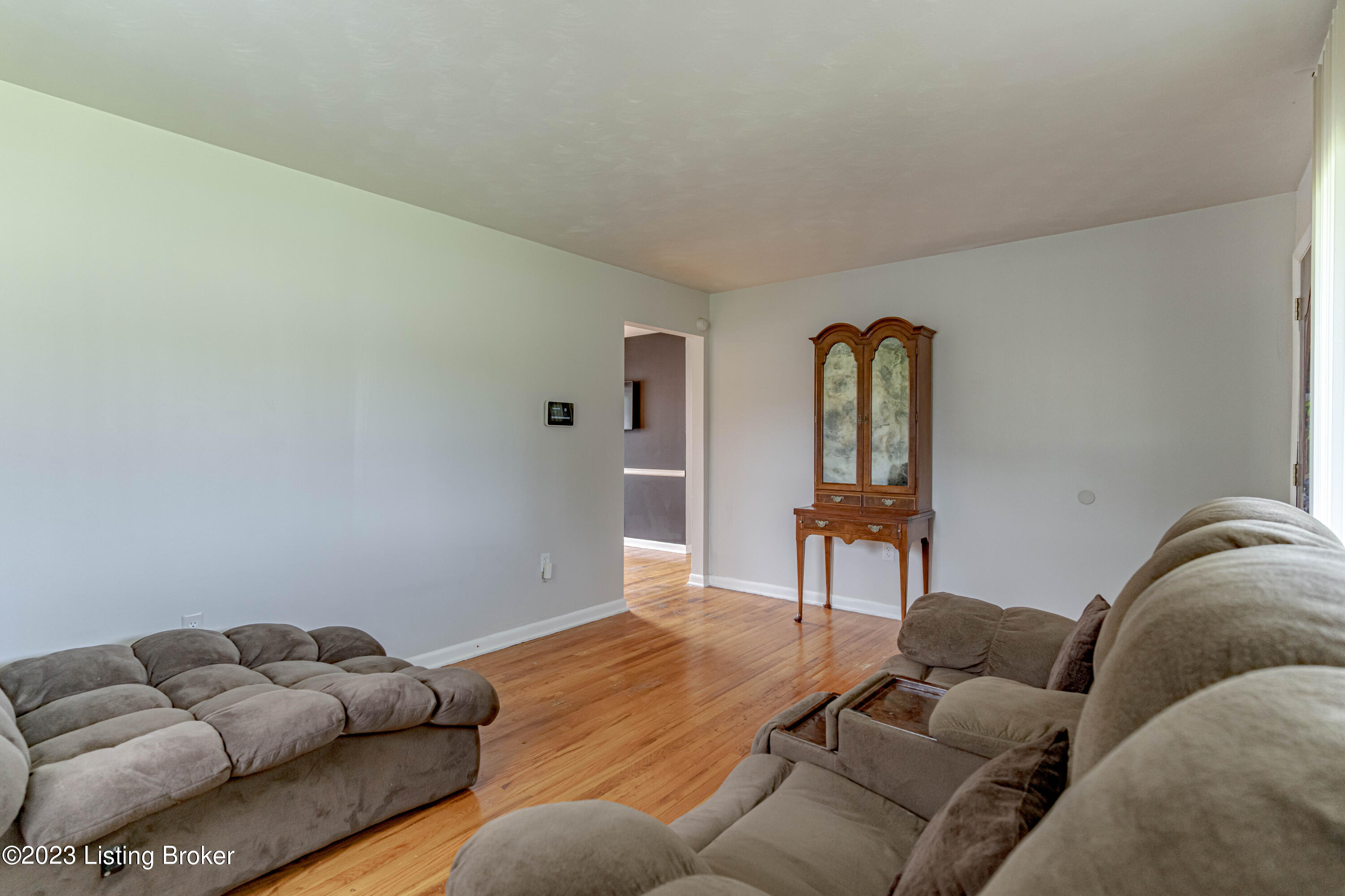 4919 Cane Run Road Louisville, KY 40216 - Photo 5 of 48 DSC05828