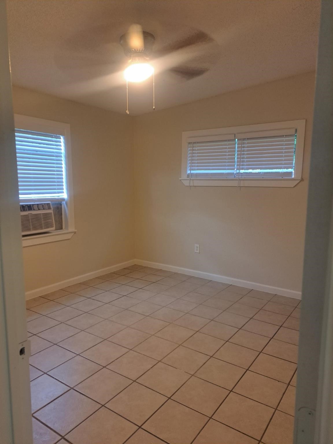 3357 Frick Road, Unit 11 Houston, TX 77086 - Photo 5 of 7