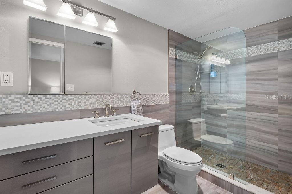 600 Sutton Place, Unit B302 Longboat Key, FL 34228 - Photo 23 of 58