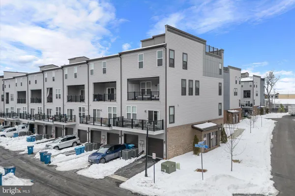 $569,990 | 44481 Wolfhound Square, Ashburn, VA 20147