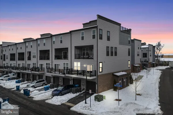 $569,990 | 44481 Wolfhound Square, Ashburn, VA 20147