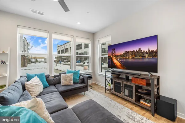 $569,990 | 44481 Wolfhound Square, Ashburn, VA 20147