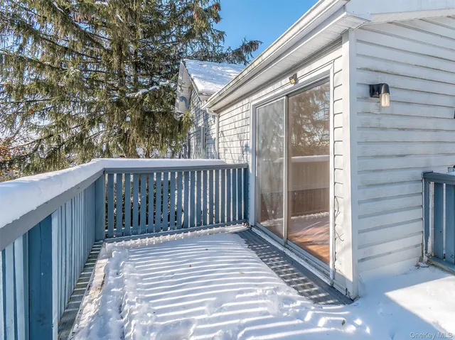 $2,500 | 12 Rams Hill, Unit UPPR, Glenwood Landing, NY 11547