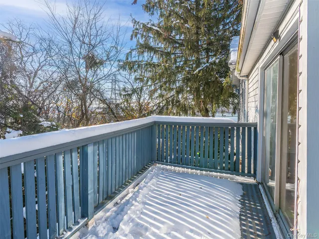 $2,500 | 12 Rams Hill, Unit UPPR, Glenwood Landing, NY 11547