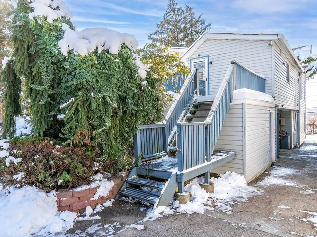 $2,500 | 12 Rams Hill, Unit UPPR, Glenwood Landing, NY 11547