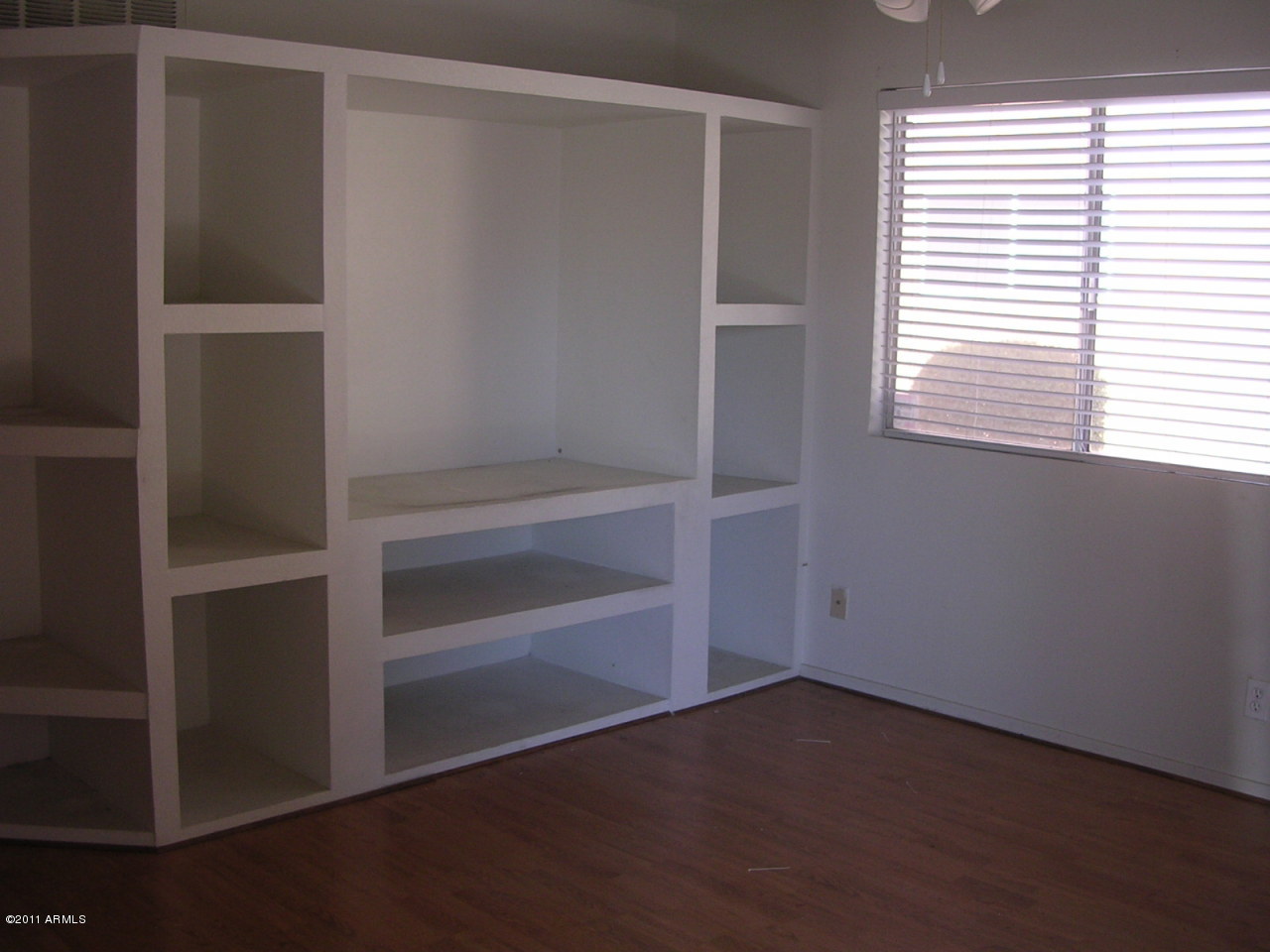 424 West Brown Road, Unit 146 Mesa, AZ 85201 - Photo 2 of 9 Living room