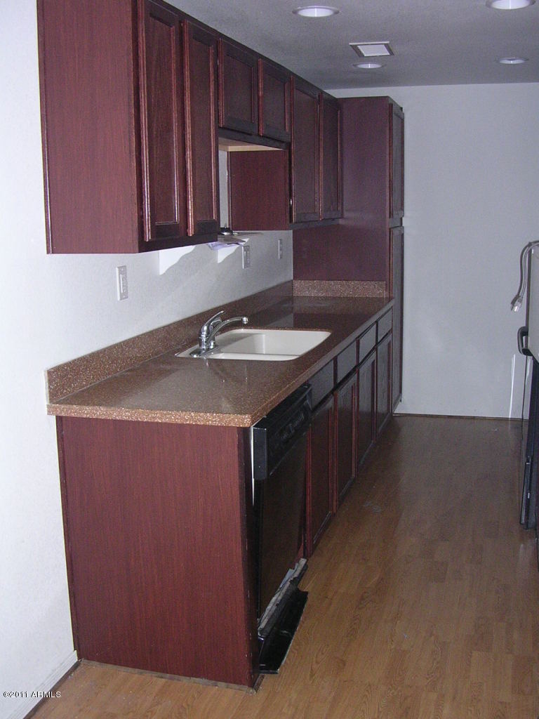 424 West Brown Road, Unit 146 Mesa, AZ 85201 - Photo 3 of 9 Kitchen