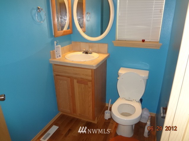 3813 Northeast 14th Street Renton, WA 98056 - Photo 8 of 12 Gallery Image 8