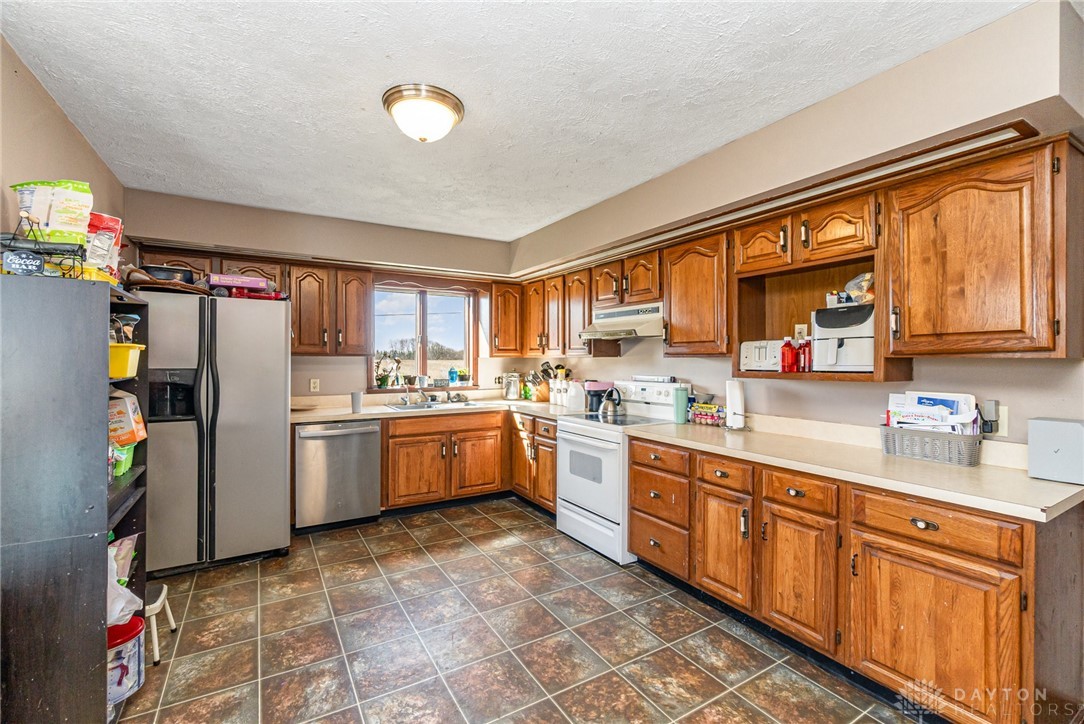 7195 Singer Road Dayton, OH 45424 - Photo 9 of 57 Gallery Image 9