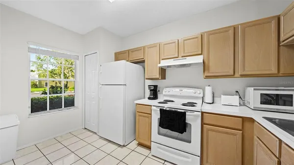 $2,500 | 12444 Berkeley Square Drive, Tampa, FL 33626