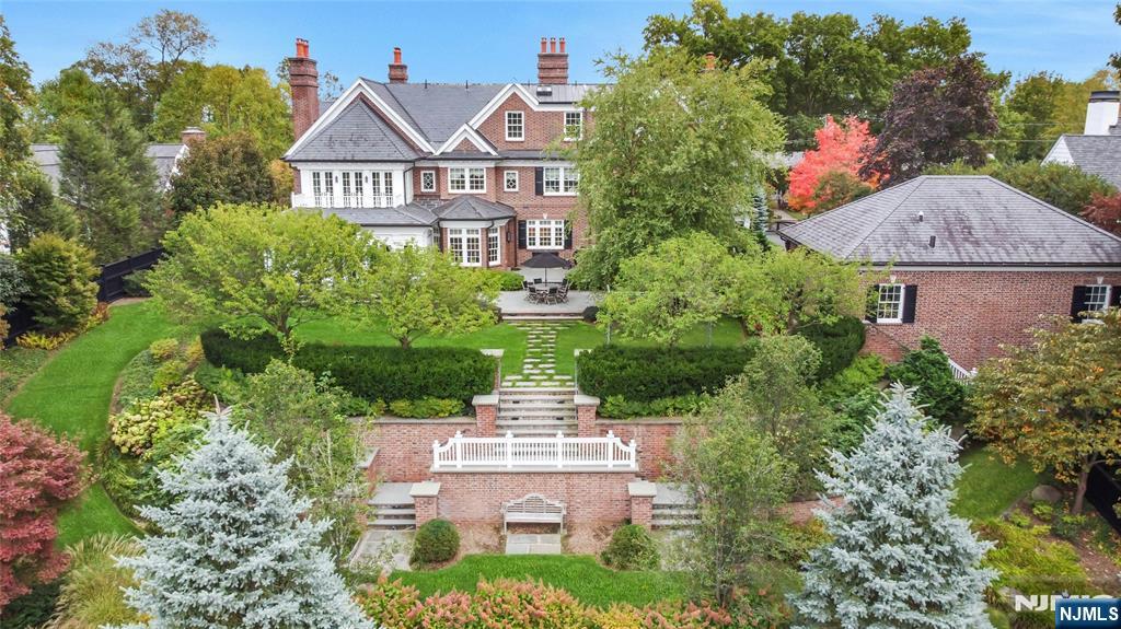 480 Knollwood Road Ridgewood, NJ 07450 - Photo 49 of 50 an aerial view of a house