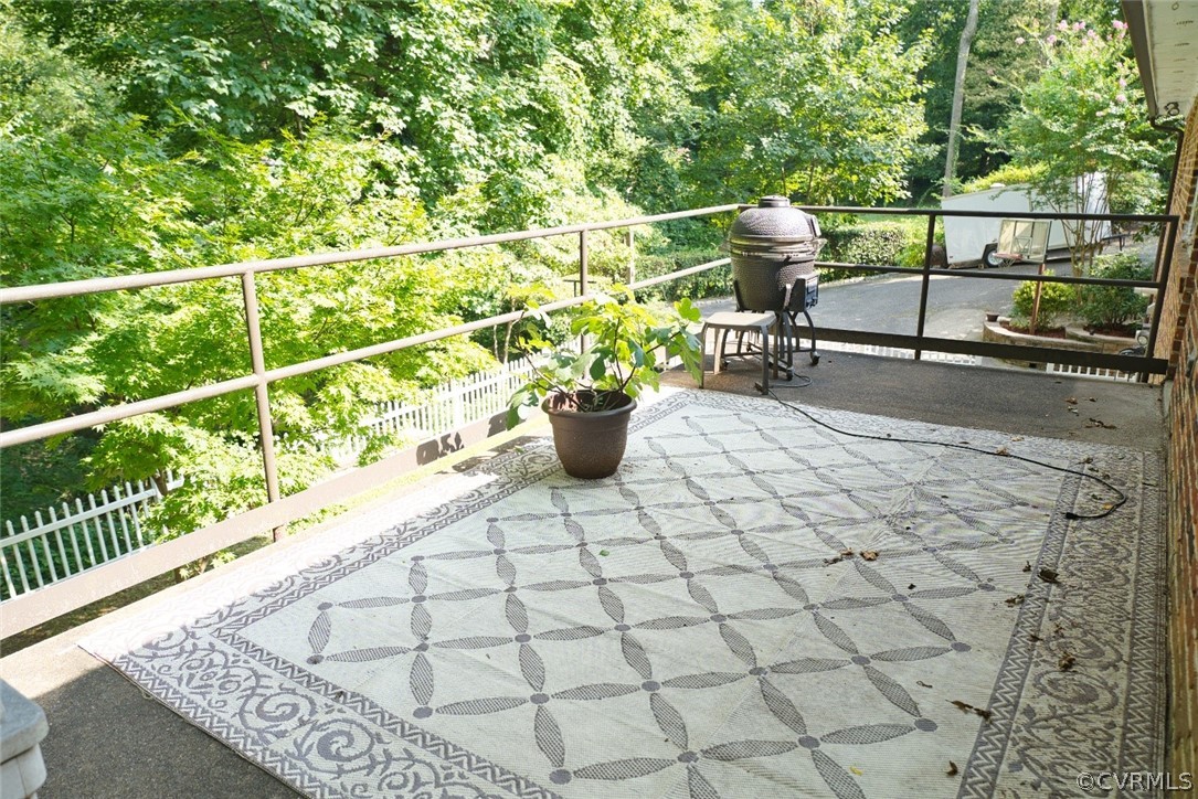 4140 October Road North Chesterfield, VA 23234 - Photo 34 of 36 Upper level deck