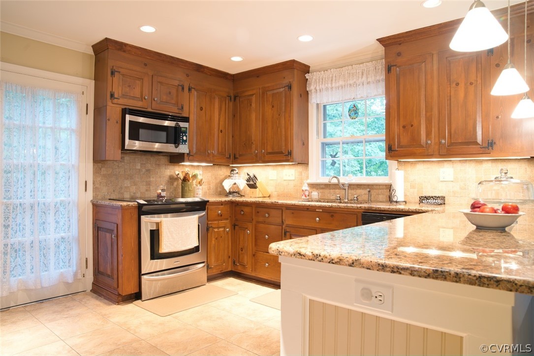 4140 October Road North Chesterfield, VA 23234 - Photo 9 of 36 Great lighting