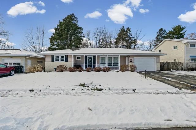 $210,000 | 315 Oakdale Avenue, Normal, IL 61761