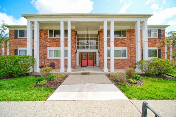 $135,000 | 525 Fairbrook Street, Unit 207, Northville, MI 48167