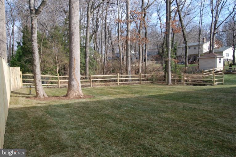 1014 Aponi Road Southeast Vienna, VA 22180 - Photo 16 of 30 View