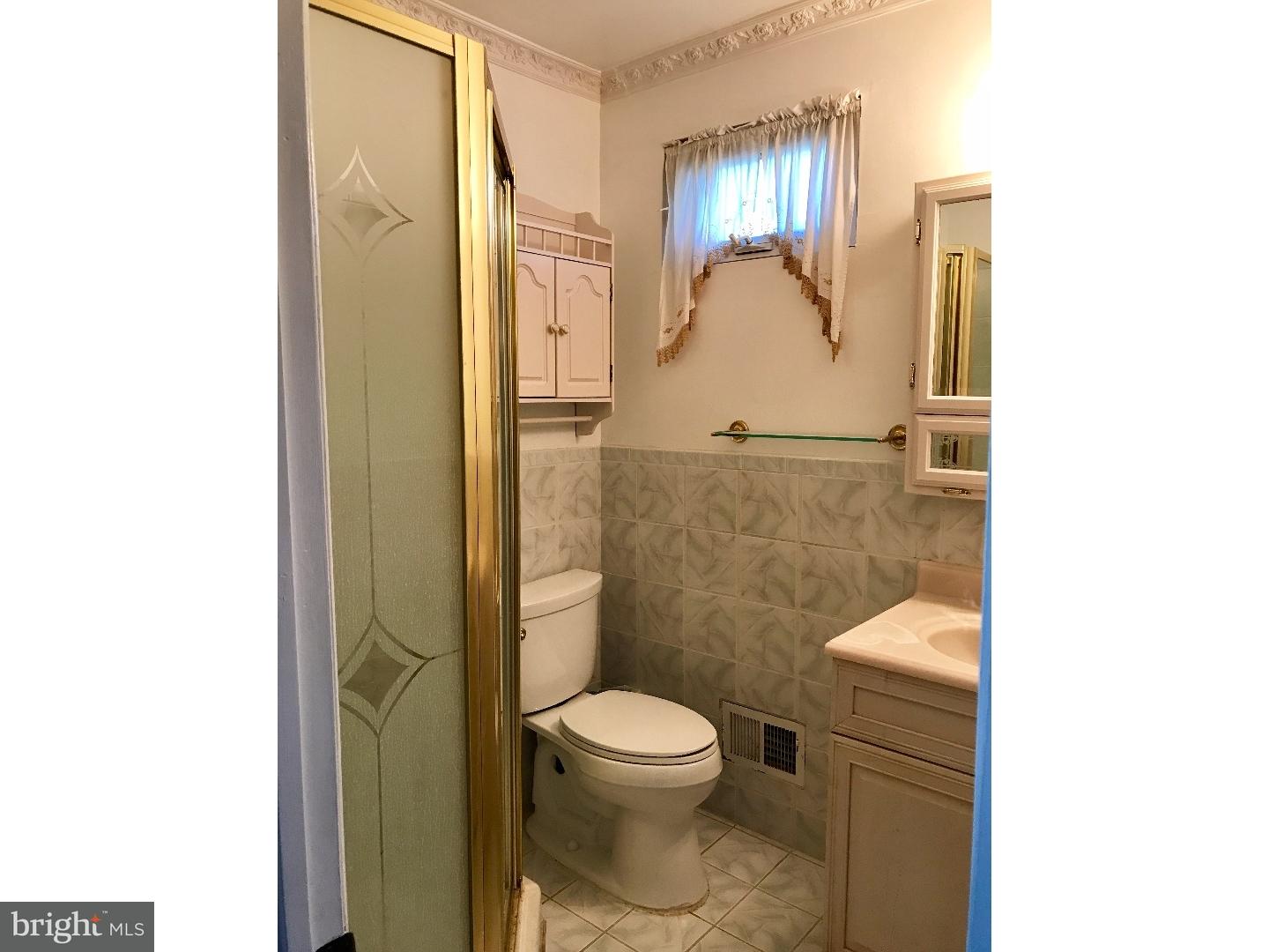 702 Warwick Road Fairless Hills, PA 19030 - Photo 2 of 20 Master Bathroom