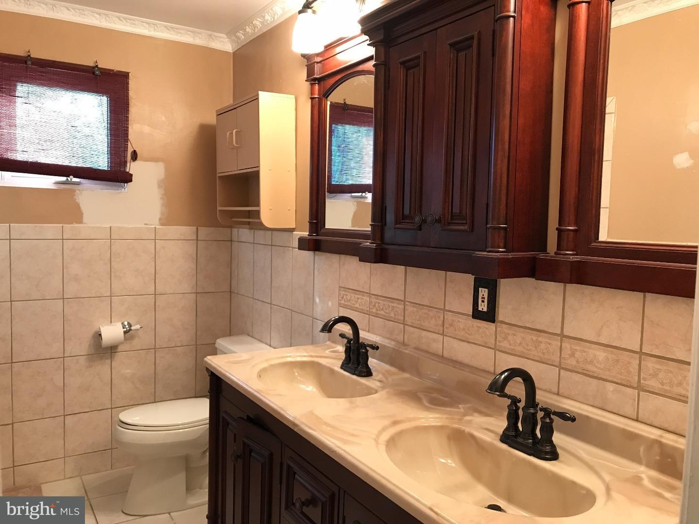 702 Warwick Road Fairless Hills, PA 19030 - Photo 12 of 20 Bathroom