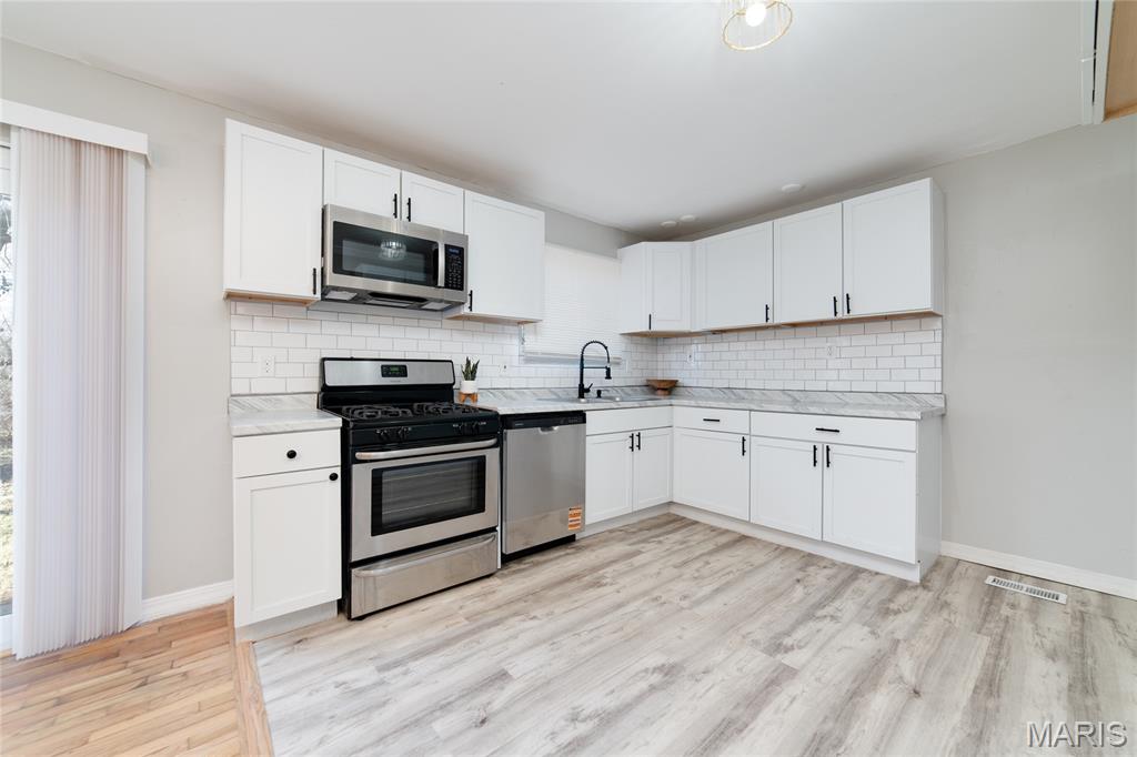 10541 Castle Drive St. Louis, MO 63136 - Photo 6 of 26