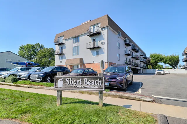 $1,950 | 155 Short Beach Road, Unit 311, Stratford, CT 06615